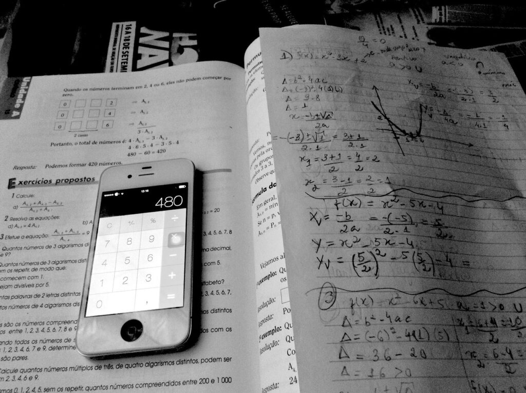 iphone, math, studying-2418042.jpg